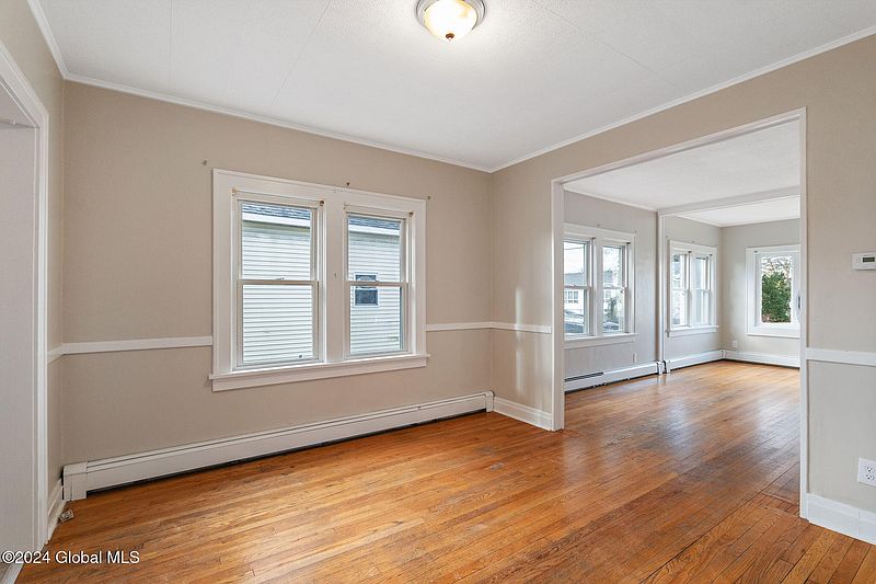 5th image of 4 Nassau Avenue