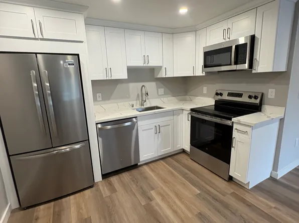 348 Waverley St #A, Menlo Park, CA 94025