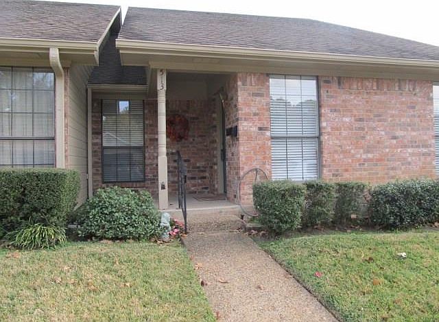 1st image of 513 Lexington Dr