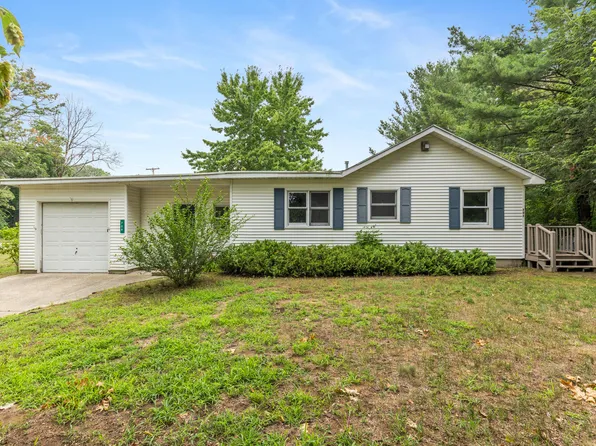 709 N Maple St, Saugatuck, MI 49453