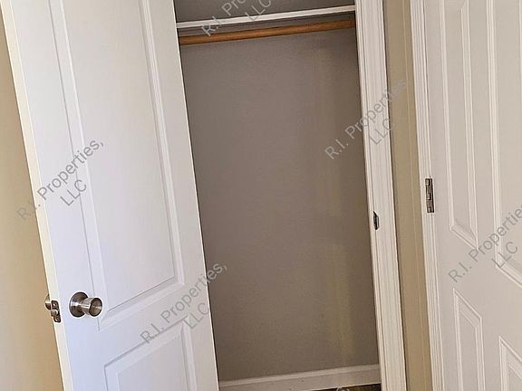 5th image of 317 Willow Dr #2