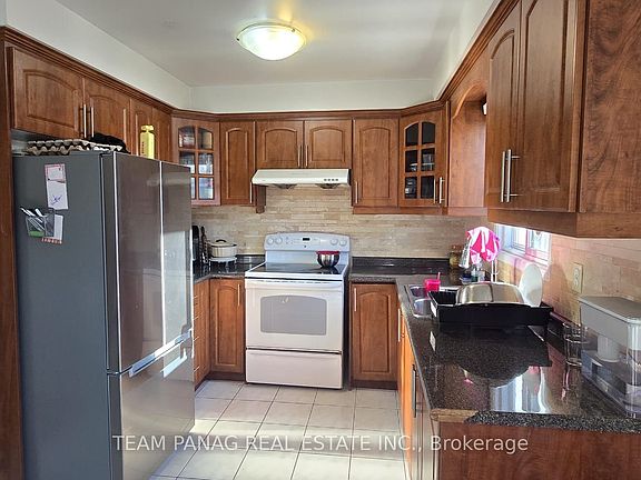 4th image of 8 Provence Trl