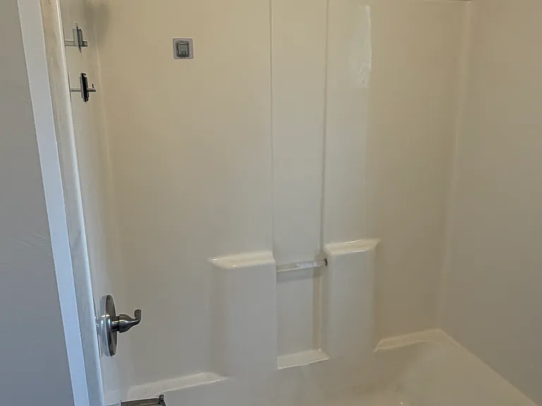 9703 Lilac Dr — Photo 11