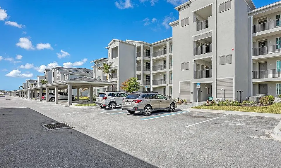 12180 Wellen Golf St #202
