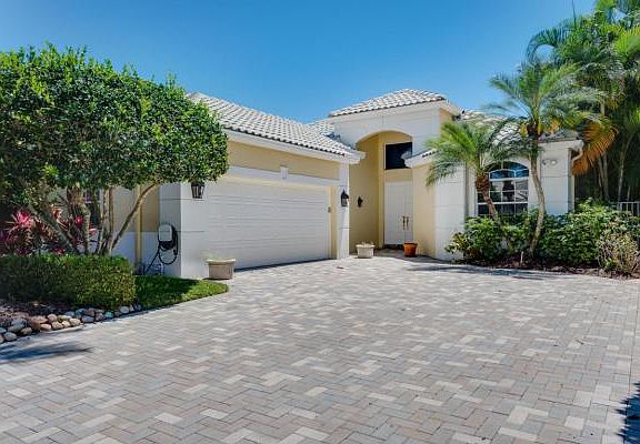 Home For Sale In Addison Reserve