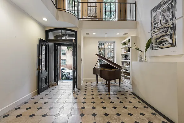 Sold by Nest Seekers International | media 1