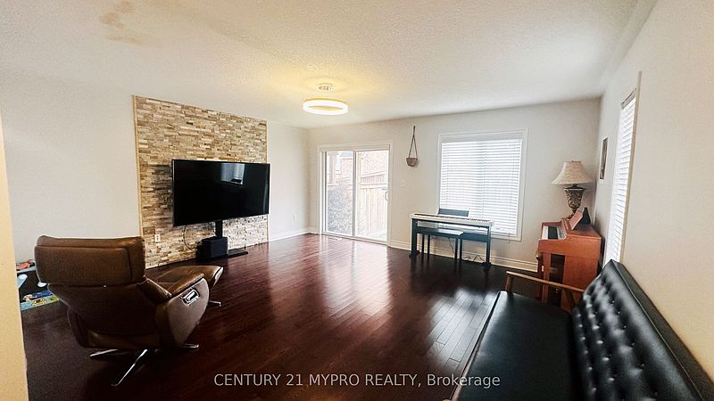 Richmond Hill Townhouse for rent - 4 Bedrooms — photo 27