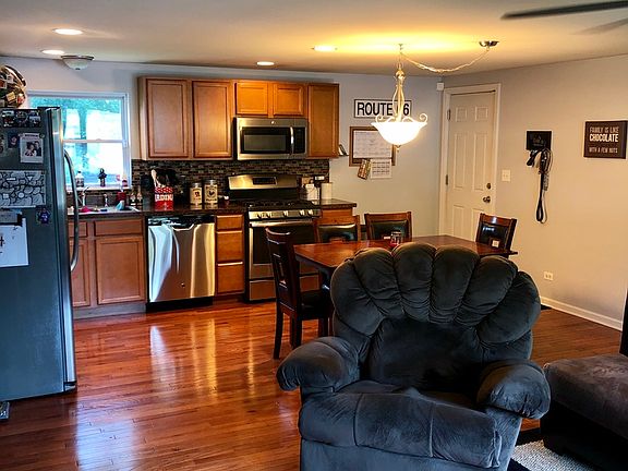 3rd image of 110 Amarillo Dr