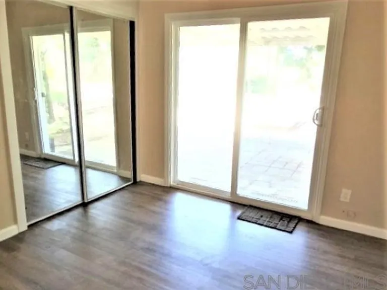 826 Birch Ave — Photo 2