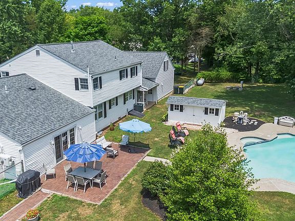 2nd image of 2028 Legat Ln