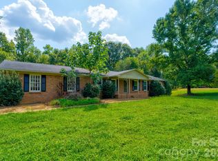 205 Forest Dellinger Rd, Bessemer City, NC 28016