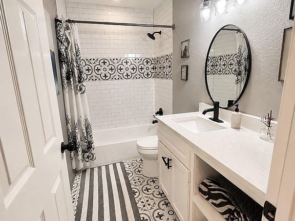 5th image of 2043 Des Jardines St