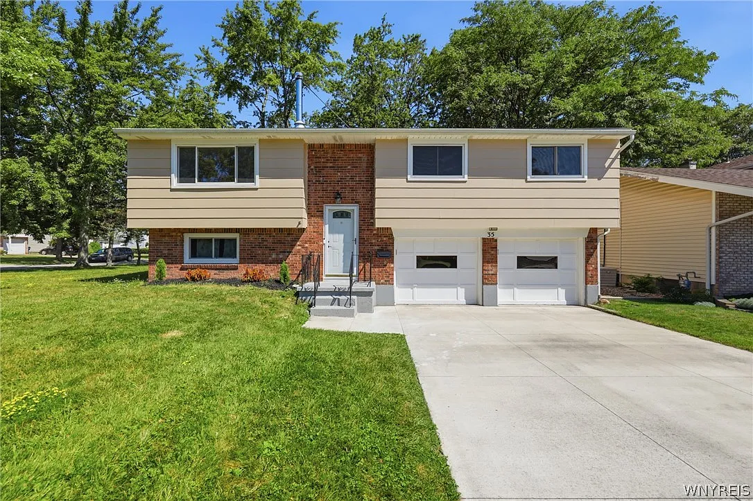 4 bed, 1.5 bath, 1919 sqft, $2,750 — Photo 1