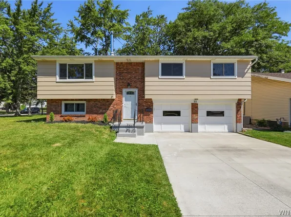 35 Tomcyn Dr, Williamsville, NY 14221