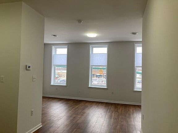 4th image of 8089 Main St