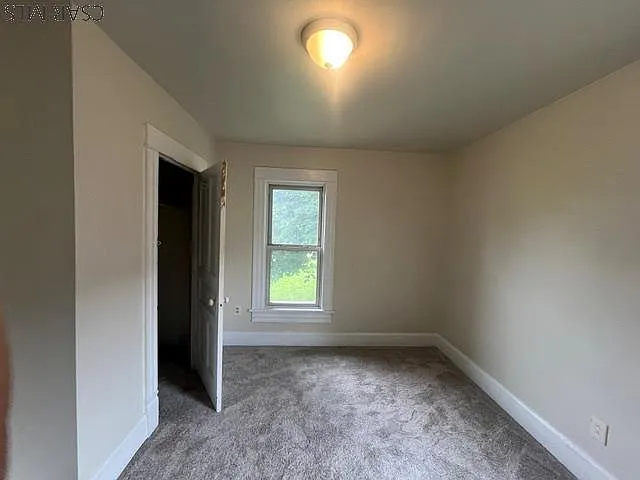 509 Graham Ave — Photo 11