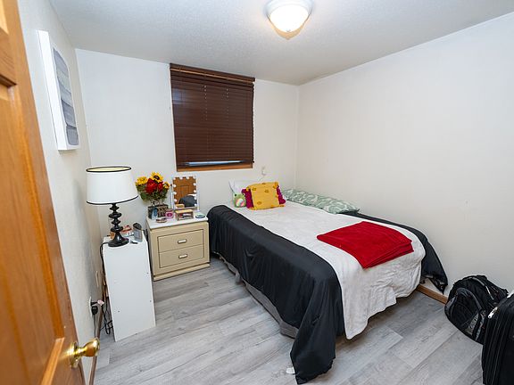 3rd image of 302 4th St SW