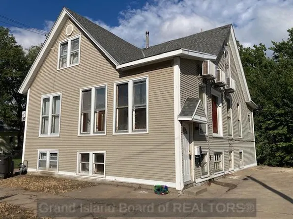 310 Saunders Ave, Hastings, NE 68901