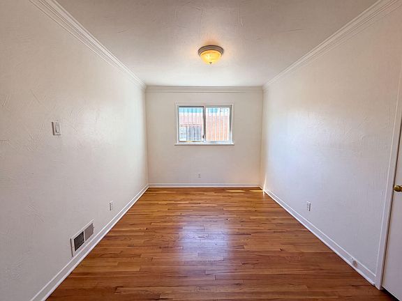 4th image of 700 Dakota St SE