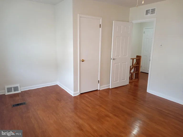 58 Suburban Ln — Photo 18
