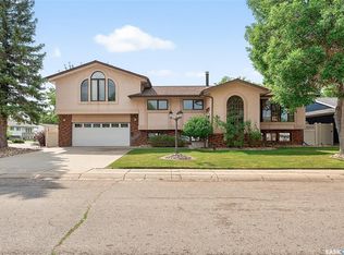 80 Bluebell Cres, Moose Jaw, SK S6J1A2