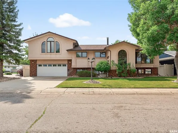 80 Bluebell CRESCENT, Moose Jaw, SK S6J 1A2