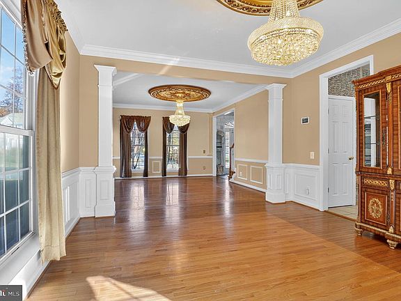 3rd image of 8099 Paper Birch Dr