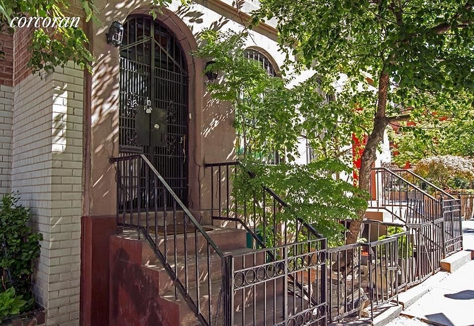 1st image of 149 E 29th St #1