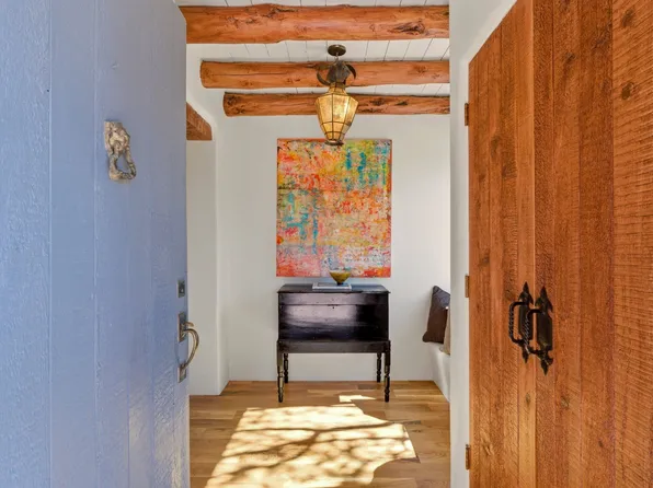 3881 Old Santa Fe Trl, Santa Fe, NM 87505