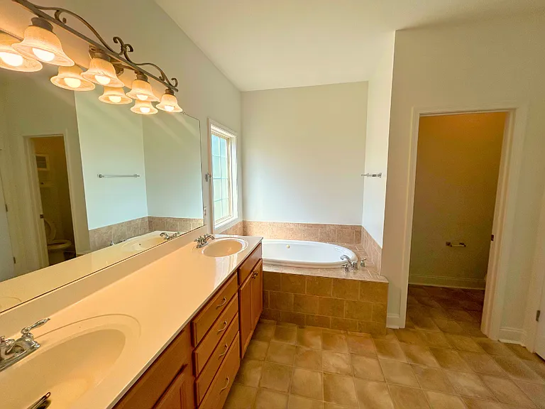 1602 Hucknall Pl — Photo 11