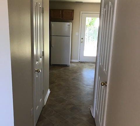 3rd image of 1029 Excel Ct #C