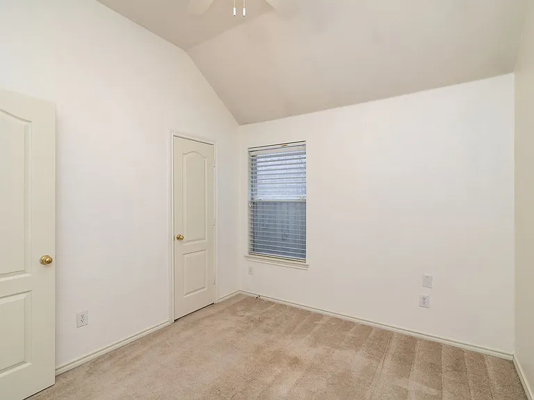 1621 Oak Brook Ln — Photo 24