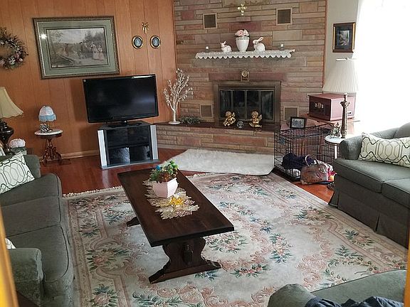 5th image of 3725 Meadow Dr