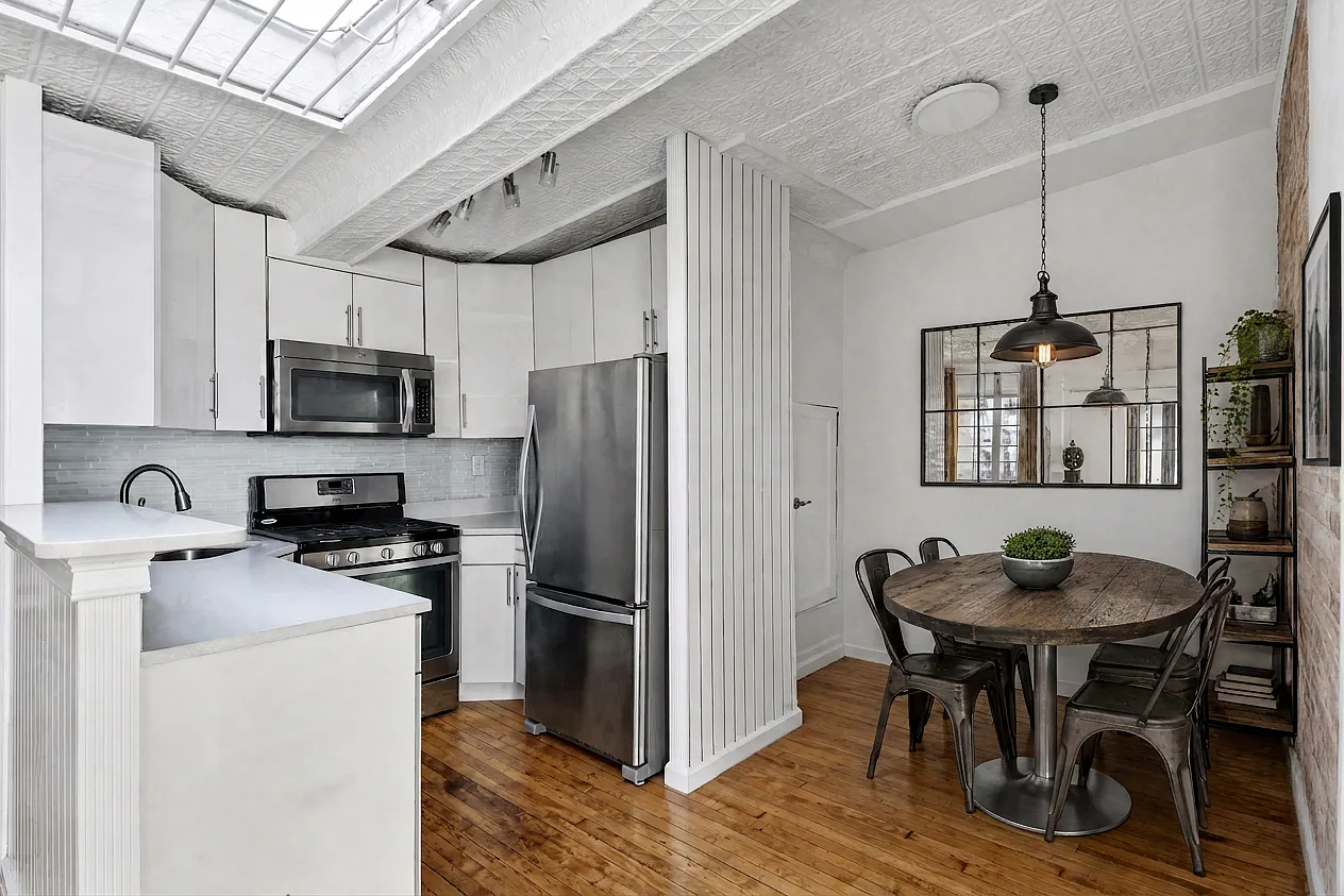 684 6th Avenue — Photo 3