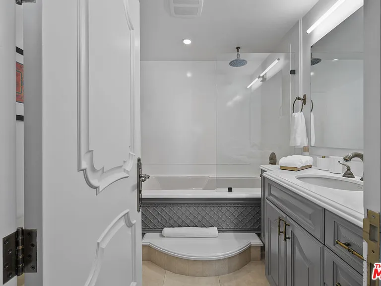2463 Achilles Dr — Photo 22
