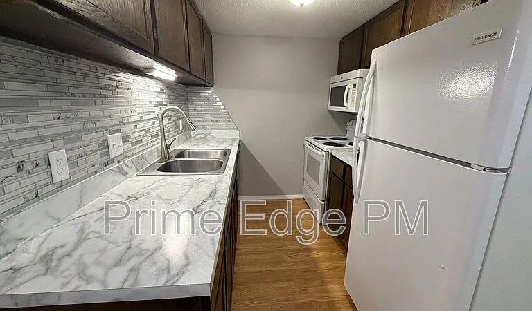 4520 Calvert St #2 — Photo 7