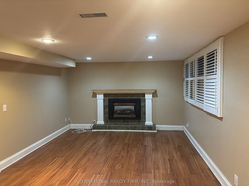 Toronto House for rent - 5 Bedrooms — photo 6