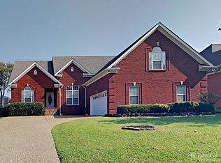 2112 Parliament Dr, Thompsons Station, TN 37179