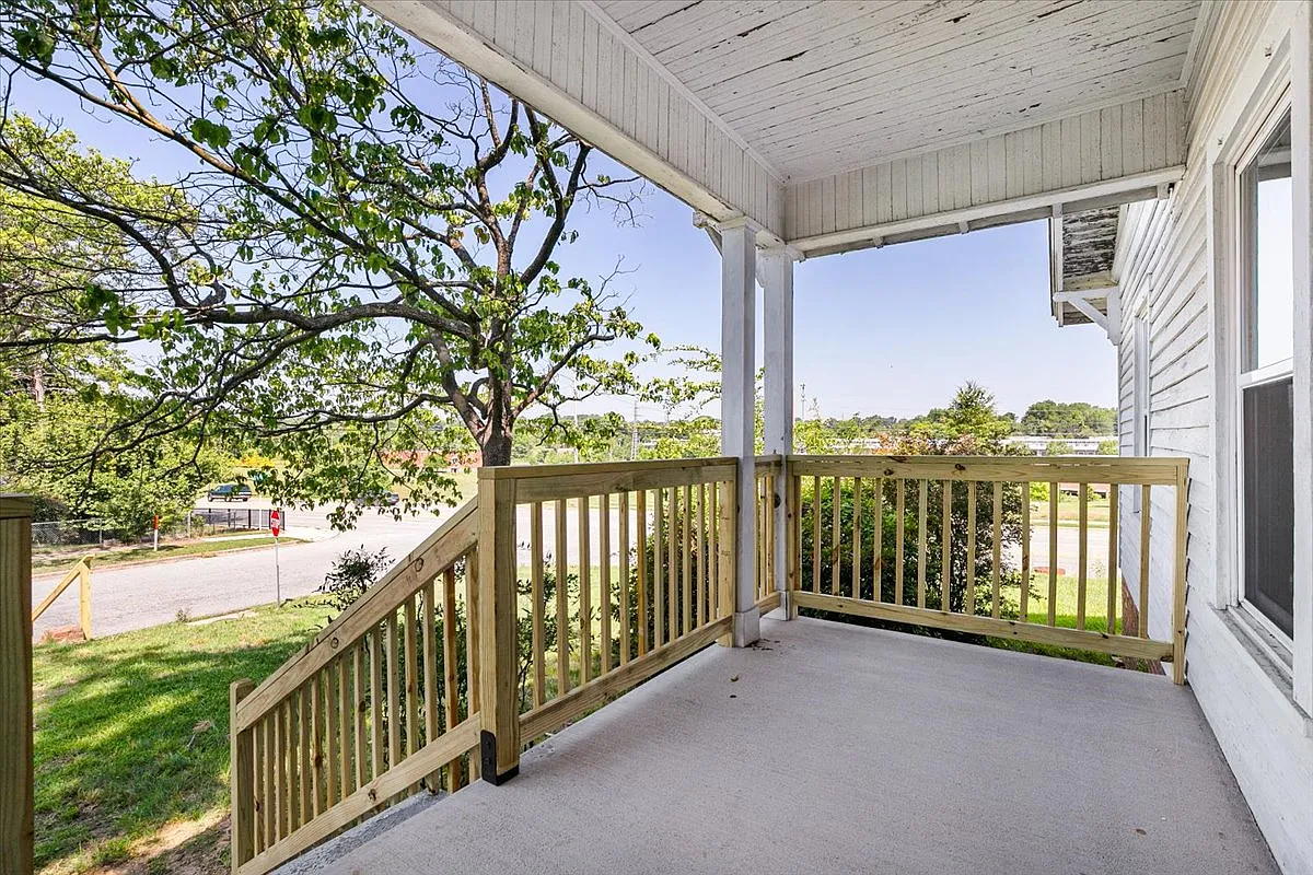 2 bed, 952 sqft, $1,250 — Photo 4