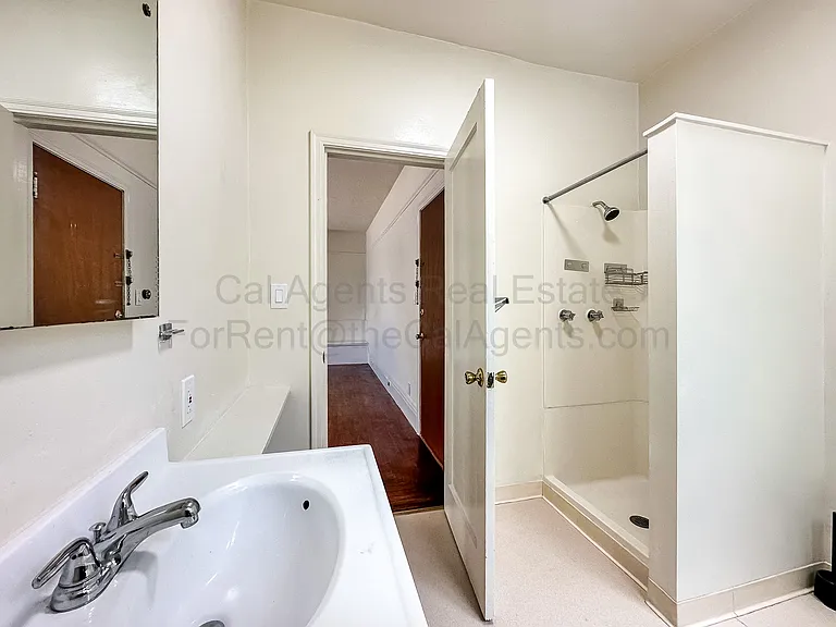 2708 Haste St #1 — Photo 6