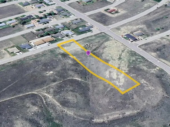 514 Emigrant Dr, Glenrock, WY 82637