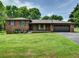 4861 S Bohn Dr, Springfield, MO 65810