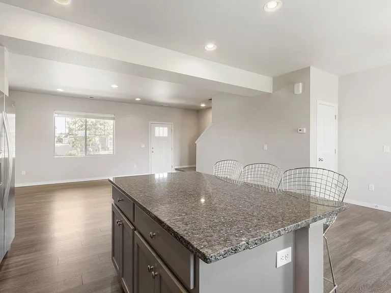 2139 Saison St — Photo 9