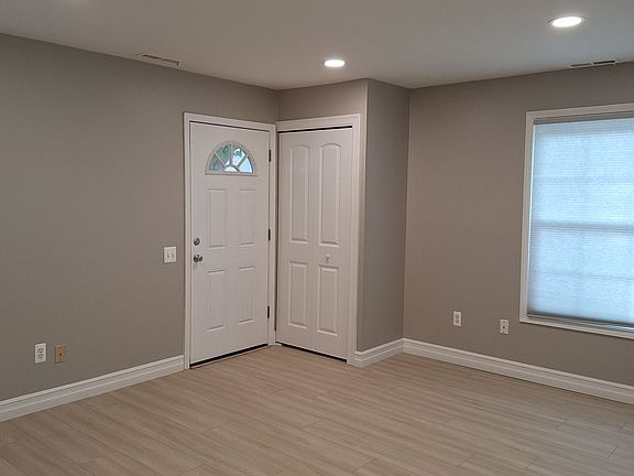 3rd image of 2621 Thornbrier Ct #2621