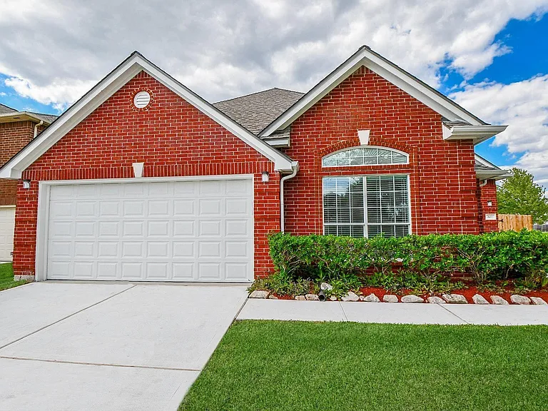 802 Childers Ct — Photo 6