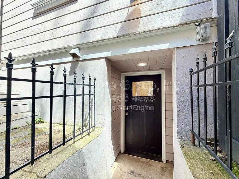 2803 SW 1st Ave #B — Photo 2