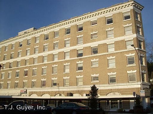 1st image of 440 N Market Blvd APT 204