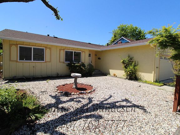 2nd image of 14 Eastside Cir