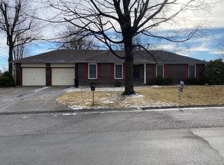 412 E Rosehill St, Marshall, MO 65340