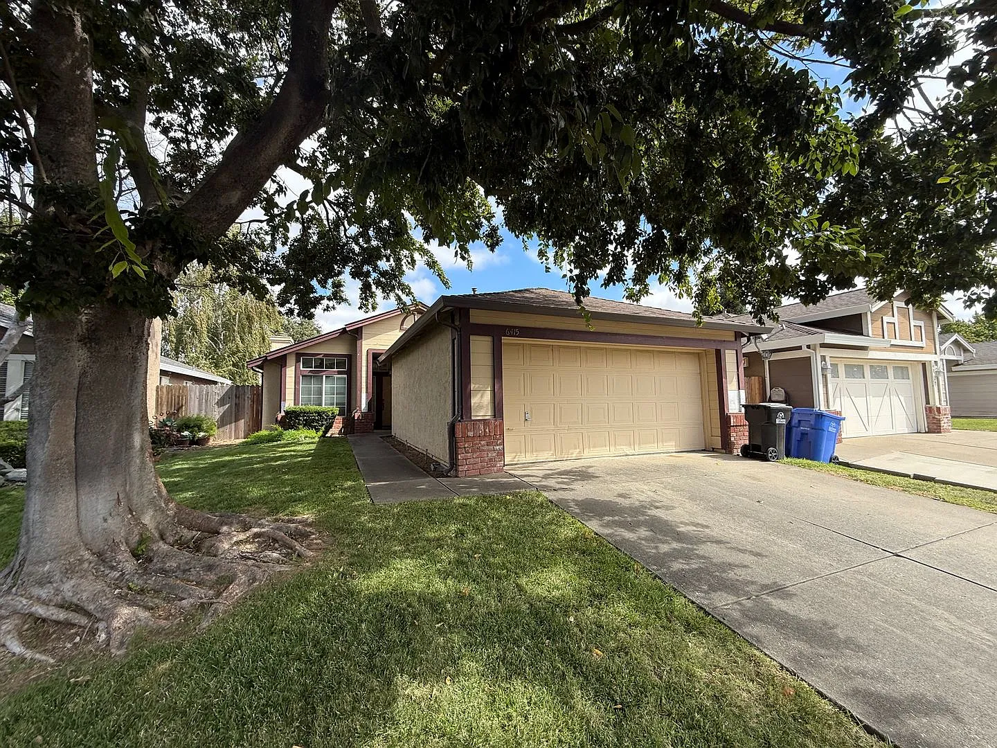 3 bed / 2 bath | Elk Grove Home Available Now — Photo 1
